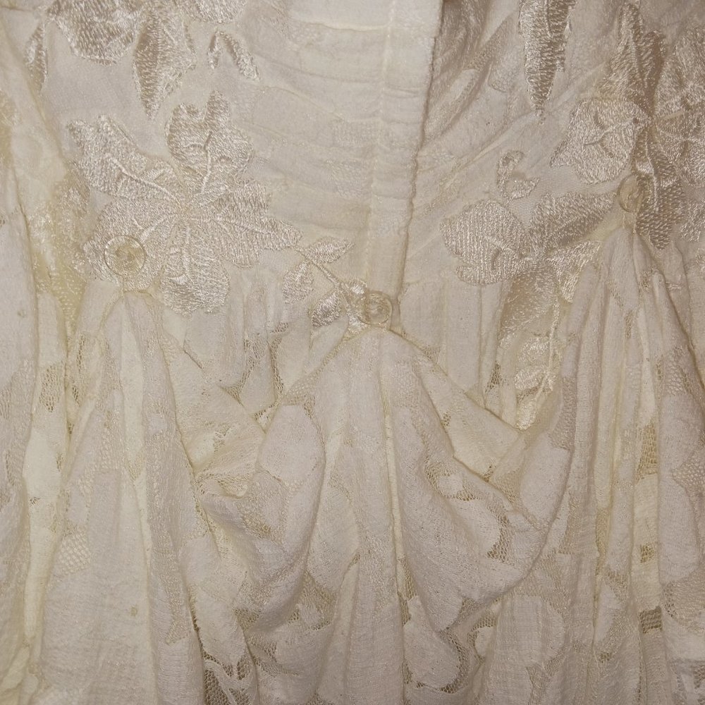 Wedding Dress - Picture 15 of 17